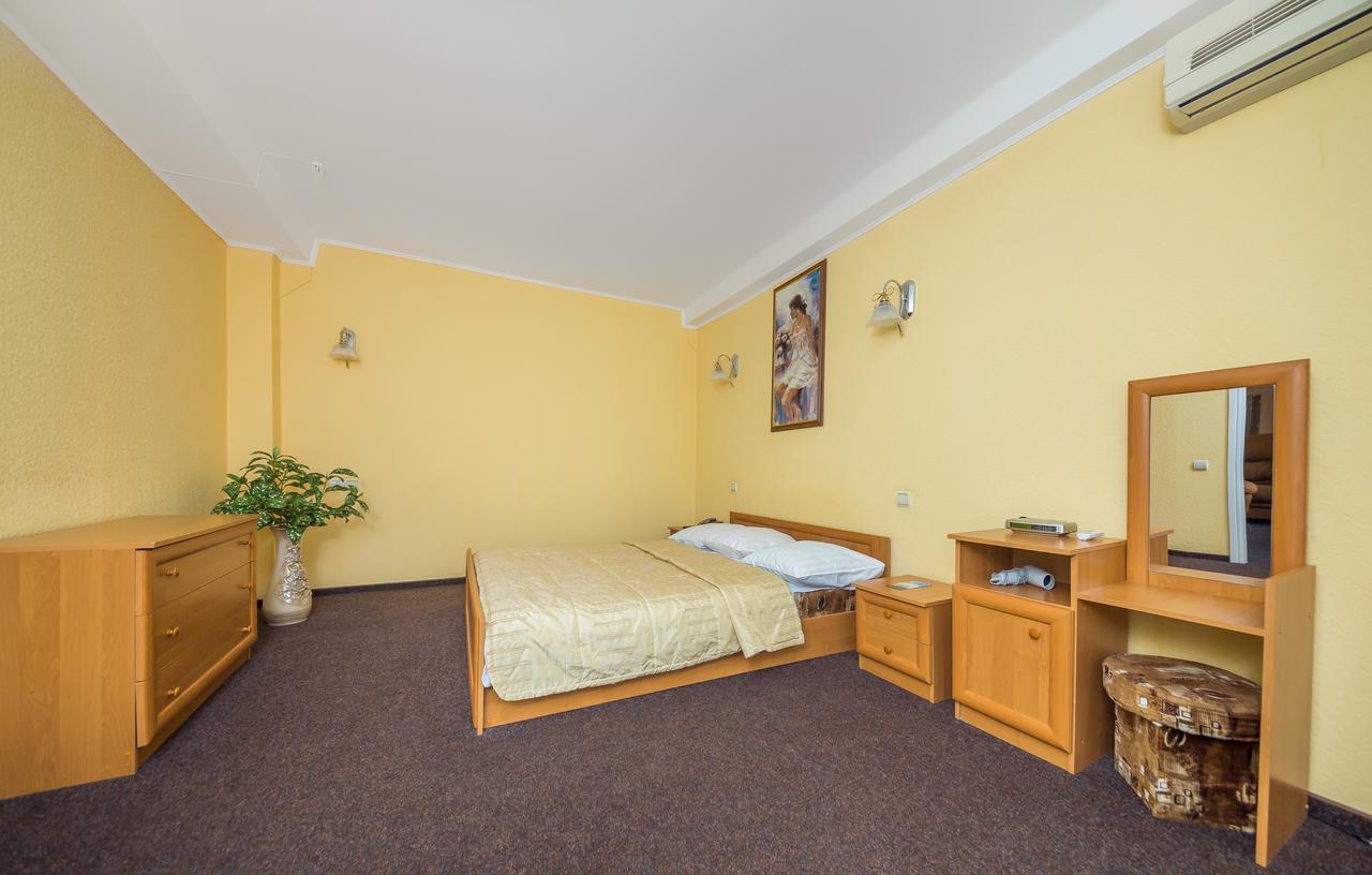 Hotel Druzhba 3*