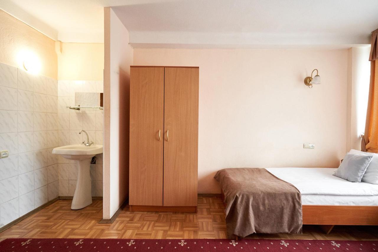 Hotel Druzhba 3*